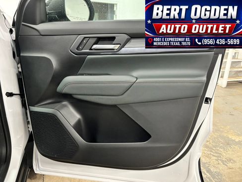 Used 2026 GMC Terrain AT4 AWD/4WD image 23
