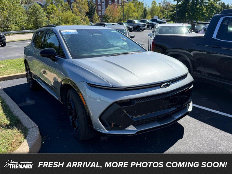 Used 2024 Chevrolet Equinox EV RS FWD image 1