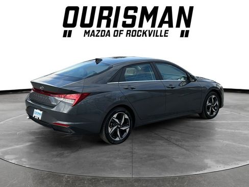 Used 2023 Hyundai Elantra Limited w/ Preferred Accessory Package image 6