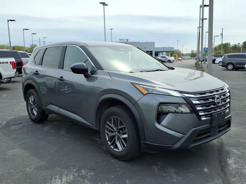 Used 2024 Nissan Rogue S AWD/4WD image 2
