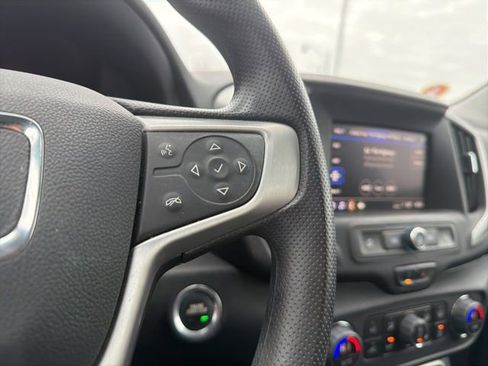 Used 2023 GMC Terrain SLE w/ Driver Convenience Package image 40