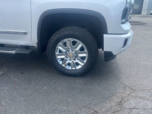 Used 2024 Chevrolet Silverado 3500 High Country image 5