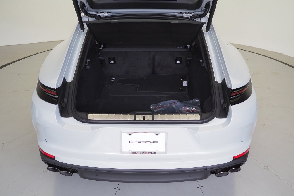 New 2026 Porsche Panamera RWD image 26