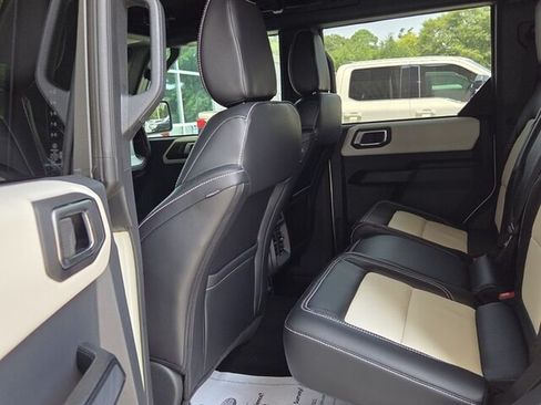 Used 2026 Ford Bronco Outer Banks w/ Sasquatch Package AWD/4WD image 9