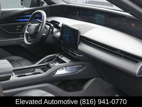 Used 2025 Lincoln Nautilus Reserve w/ Jet Appearance Package AWD/4WD image 6