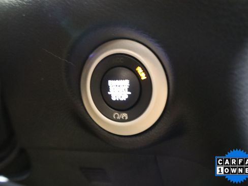 Used 2025 Chrysler Pacifica Select FWD image 32