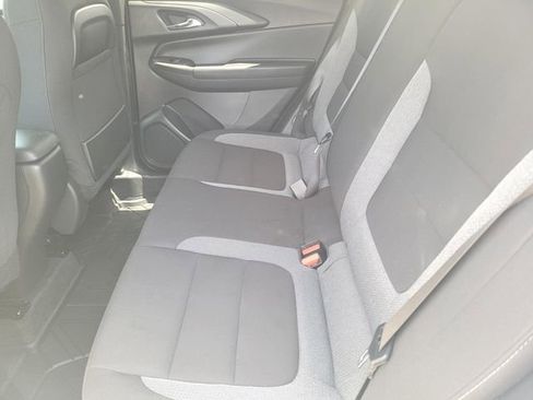 Used 2025 Chevrolet TrailBlazer LS FWD image 12