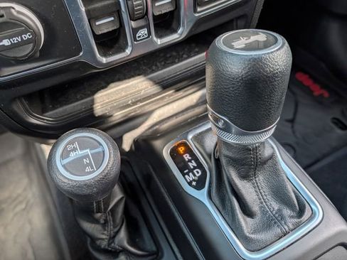 Used 2021 Jeep Wrangler Unlimited Sport AWD/4WD image 16