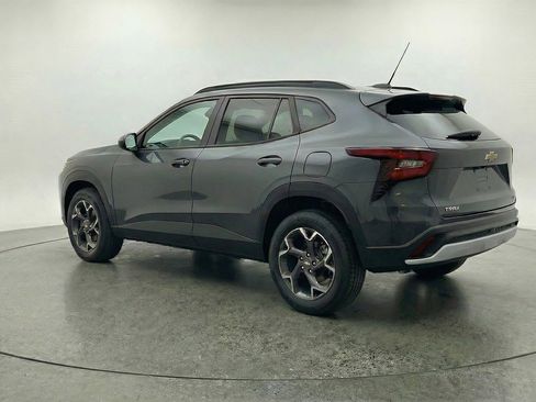 Used 2025 Chevrolet Trax LT image 5