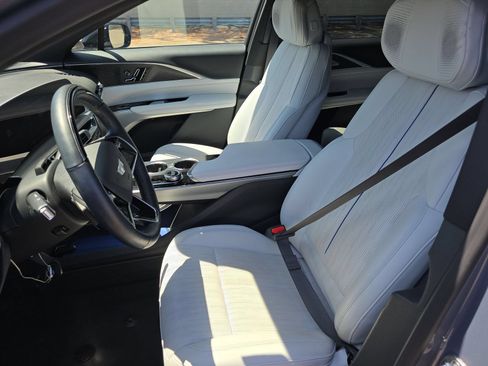Used 2024 Cadillac Lyriq Sport AWD/4WD image 7