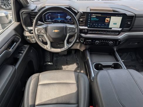 Used 2025 Chevrolet Silverado 2500 LTZ w/ LTZ Convenience Package AWD/4WD image 17