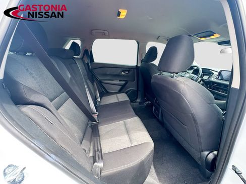 Used 2025 Nissan Rogue SV FWD image 35