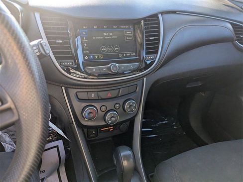 Used 2018 Chevrolet Trax LS AWD/4WD image 19