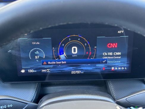 Used 2025 Chevrolet Equinox LT image 36