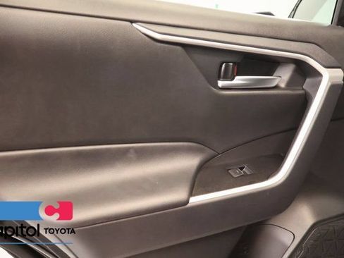 Certified 2025 Toyota RAV4 XLE AWD/4WD image 30