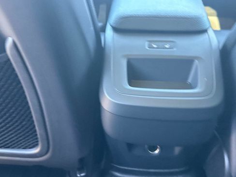 Used 2019 Volvo XC60 T5 Momentum w/ Premium Package image 15