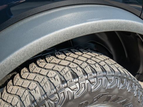 Used 2023 Ford Bronco Big Bend w/ Sasquatch Package AWD/4WD image 32