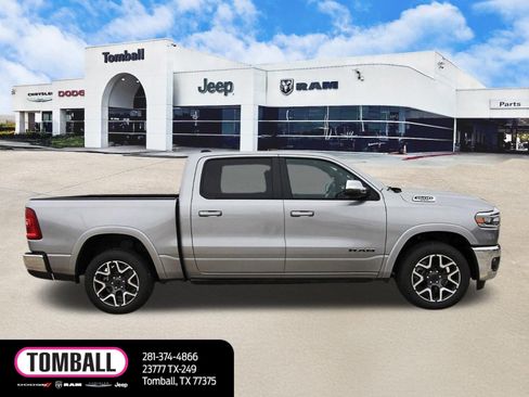 Used 2025 RAM 1500 Laramie AWD/4WD image 8
