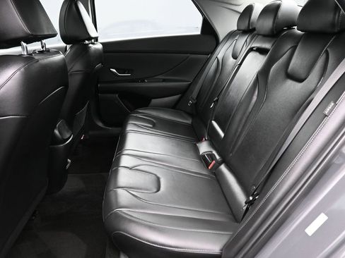 Certified 2025 Hyundai Elantra Limited w/ Cargo Package FWD image 11