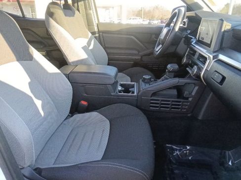 Used 2025 Toyota 4Runner TRD Off-Road image 28