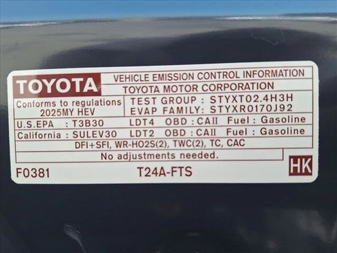 Certified 2025 Toyota Tacoma TRD Off-Road AWD/4WD image 23
