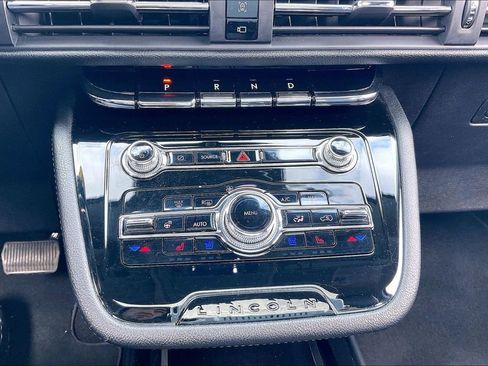 Used 2022 Lincoln Corsair AWD w/ Premium Package image 32