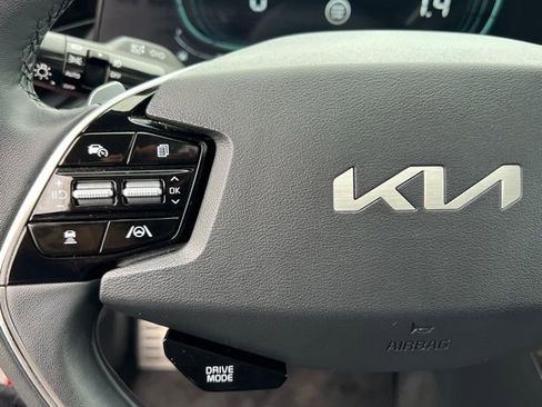 Certified 2023 Kia Niro EX Touring image 24