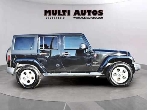 Used 2015 Jeep Wrangler Unlimited Sahara w/ Connectivity Group AWD/4WD image 2