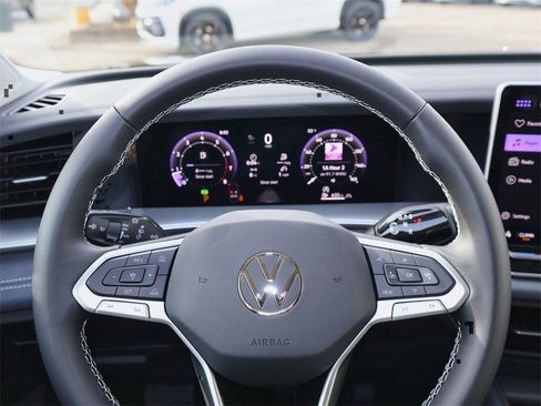 New 2026 Volkswagen Tiguan SE image 20