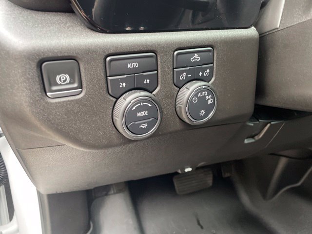Used 2025 Chevrolet Silverado 1500 LT AWD/4WD image 26
