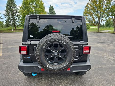 Used 2023 Jeep Wrangler Unlimited w/ Cold Weather Group AWD/4WD image 5