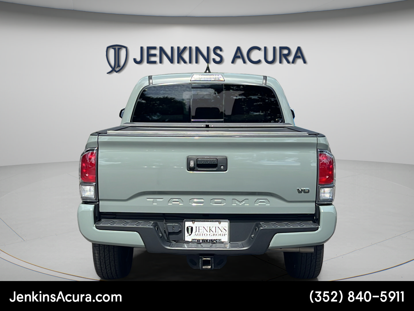 Used 2023 Toyota Tacoma TRD Sport AWD/4WD image 4