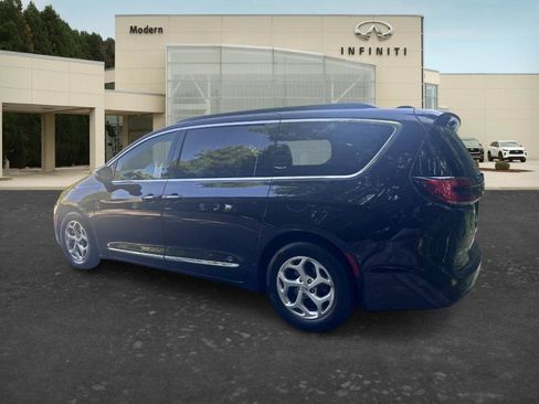 Used 2023 Chrysler Pacifica Limited FWD image 6