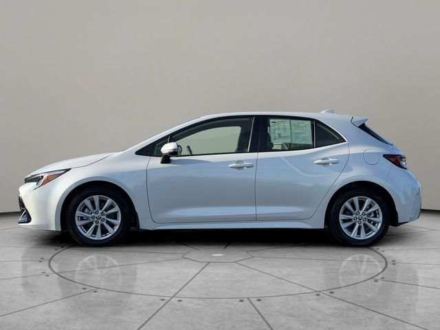 Certified 2025 Toyota Corolla SE w/ SE Package FWD image 3