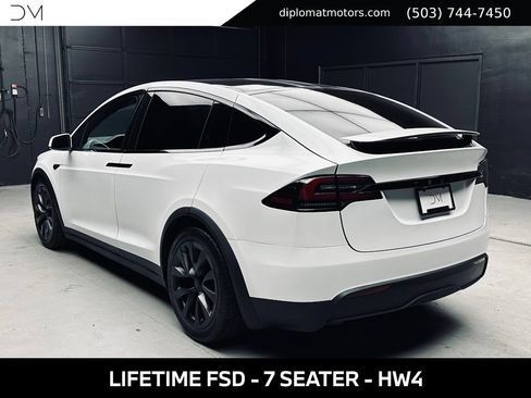 Used 2025 Tesla Model X AWD/4WD image 4