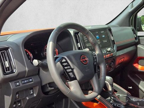 Used 2025 Nissan Frontier PRO-4X w/ Pro Convenience Package AWD/4WD image 9