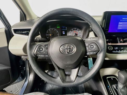 Used 2025 Toyota Corolla LE FWD image 18