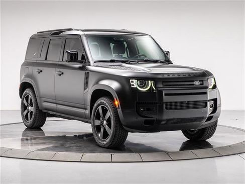 Used 2023 Land Rover Defender 110 SE image 7