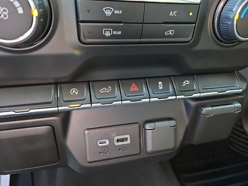 Used 2021 Chevrolet Silverado 1500 Custom AWD/4WD image 60
