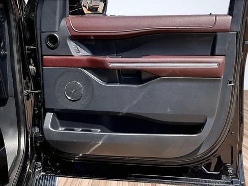 Used 2022 Ford Expedition Max Limited AWD/4WD image 17