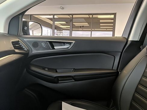 Used 2023 Ford Edge SEL AWD/4WD image 22