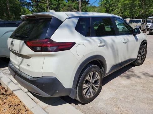 Used 2023 Nissan Rogue SV image 6