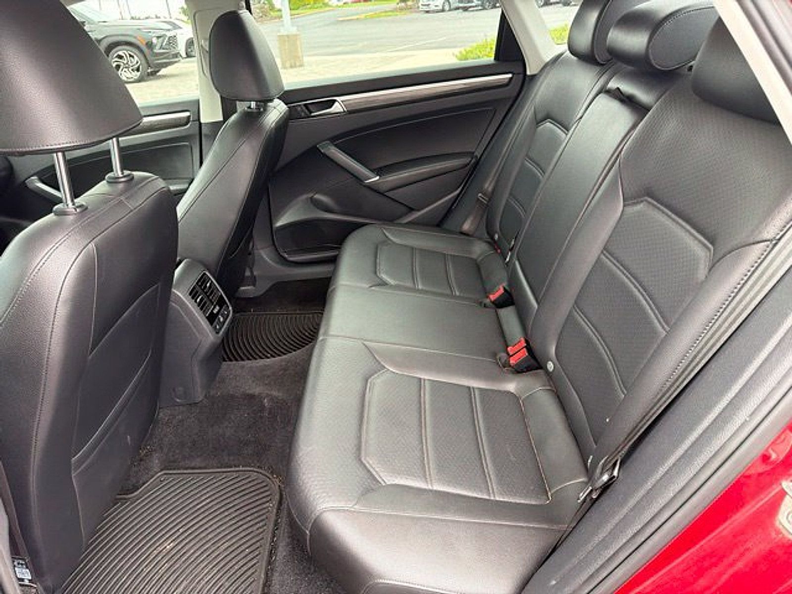 Used 2016 Volkswagen Passat 1.8T SE FWD image 18