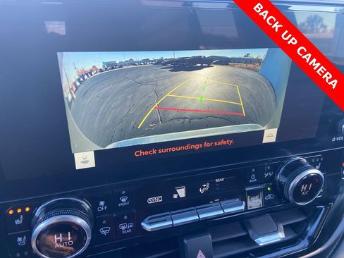 Used 2023 Toyota Highlander Limited image 6