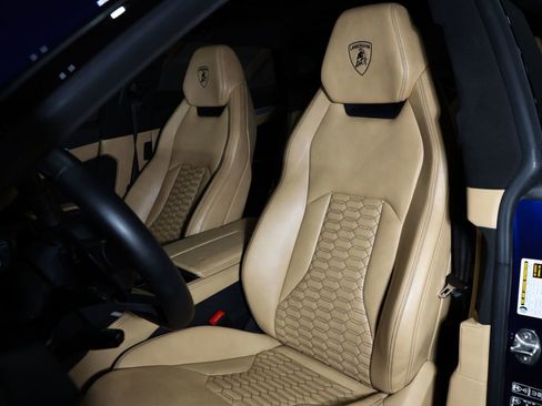 Used 2019 Lamborghini Urus image 5
