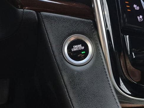 Certified 2020 Cadillac Escalade Premium Luxury image 30