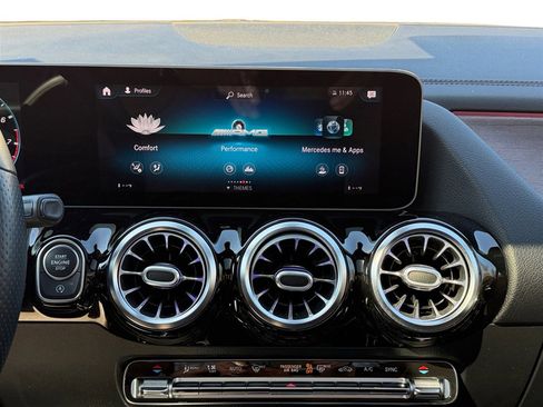 Used 2021 Mercedes-Benz GLA 35 AMG 4MATIC image 14