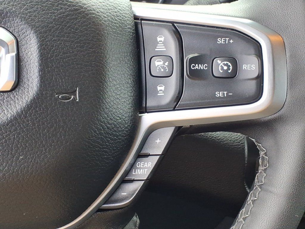 Used 2025 RAM 2500 Big Horn AWD/4WD image 9