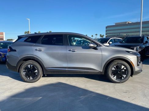New 2026 Kia Sportage LX FWD image 2