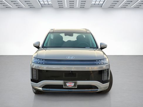 New 2026 Hyundai Ioniq 9 Calligraphy image 2